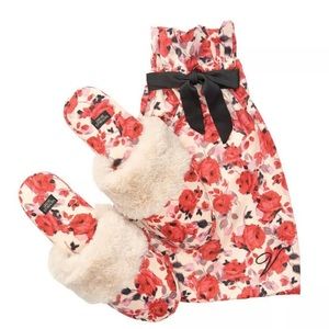 Victoria Secret White Red Roses Floral Satin Shoes Slippers w/Bag Med 7 8 NWT